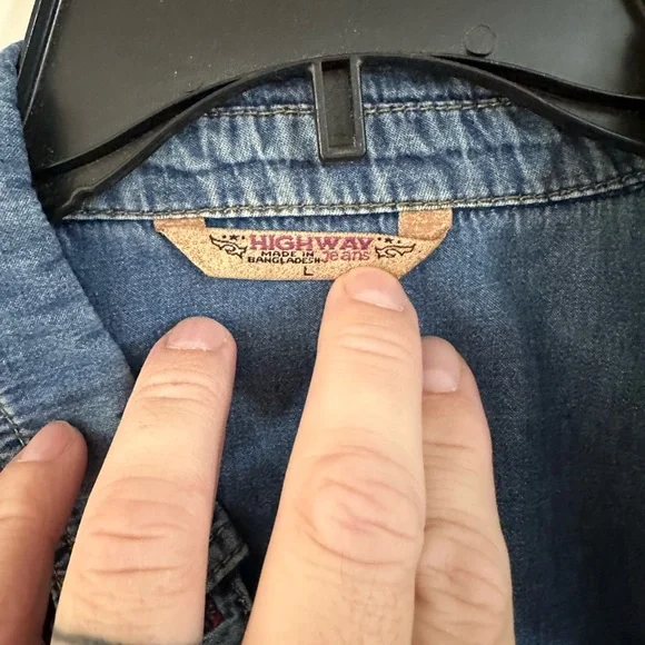 Highway Jeans Denim Shirt. Large. Very Clean. Smoke Free. Excellent Condition. - Picture 9 of 11